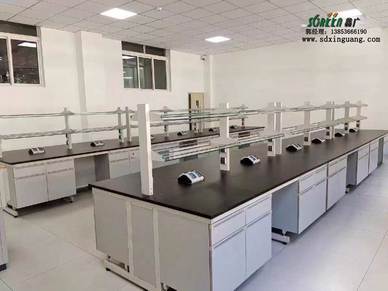 實(shí)驗(yàn)臺(tái)