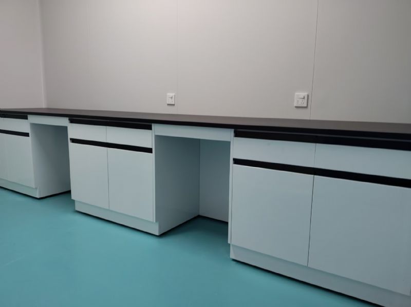 實(shí)驗(yàn)臺(tái)